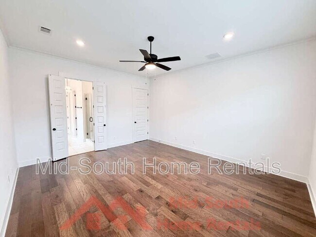 Building Photo - 5628 Draper Trail