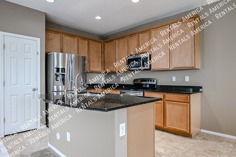 Building Photo - 41407 W Barcelona Dr