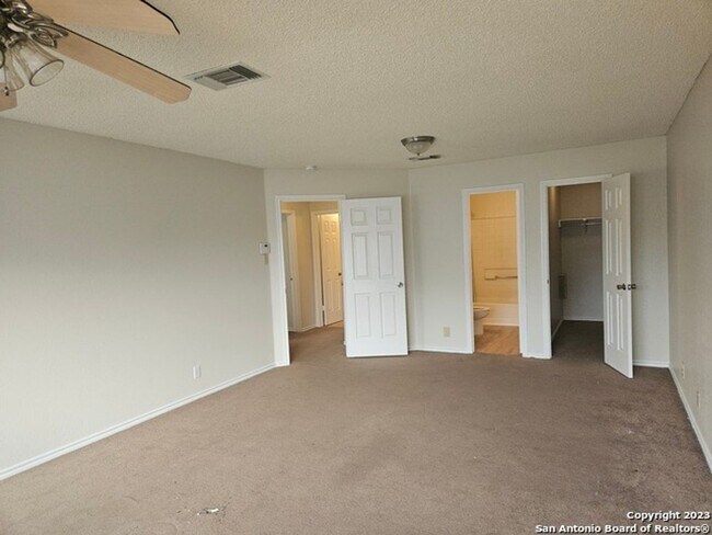 Building Photo - 3 Bedroom Near Medical Center & USAA!