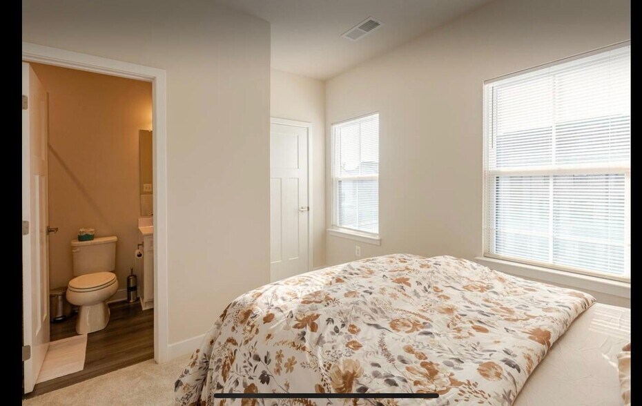 Building Photo - 7824 Yona Ct