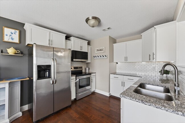 Building Photo - 1044 Charles Thomas Dr