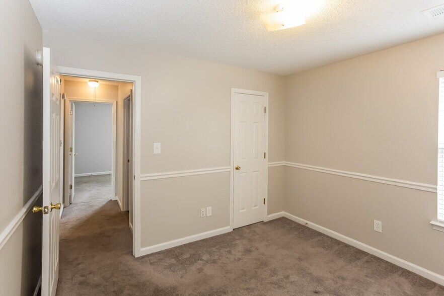 Building Photo - 8363 Cross Point Dr