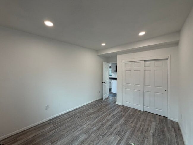 Building Photo - 2538 W California St