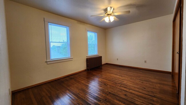 Building Photo - Now showing! Updated 4BR  1 bath house!