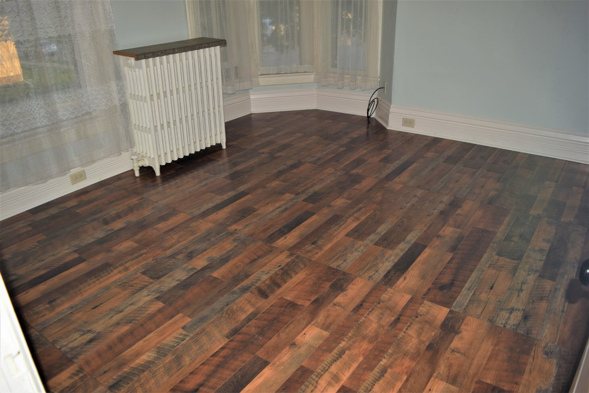 Building Photo - 102 E Irving Ave