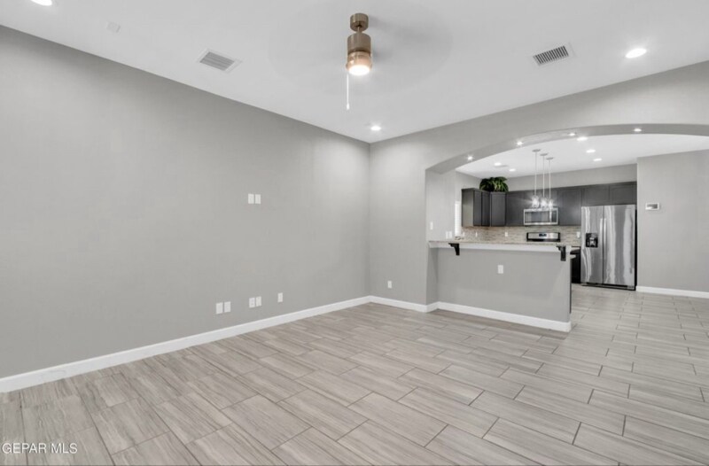 Building Photo - 2828 Tierra Oasis St