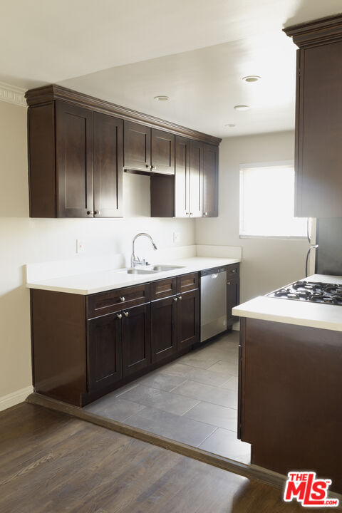 Building Photo - 925 N Curson Ave