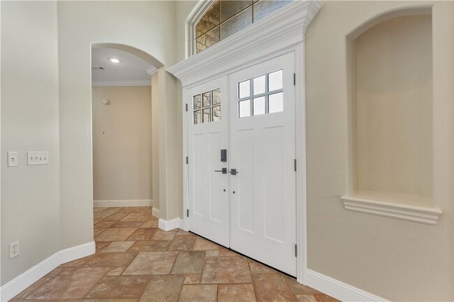 Building Photo - 501 SE Eaton St