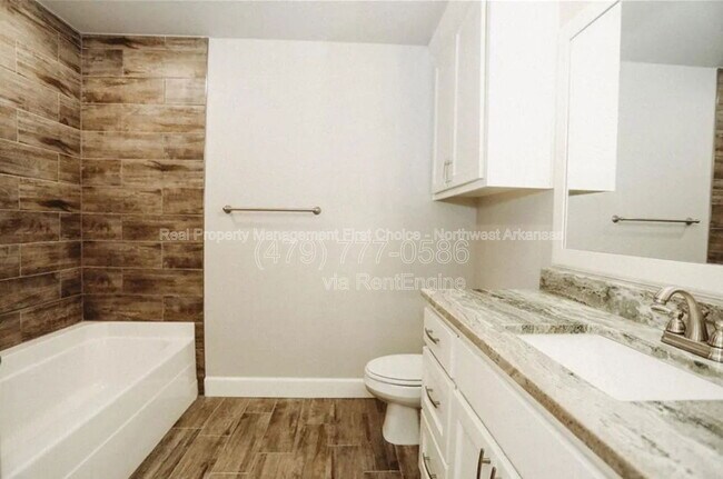 Building Photo - 1411 Sweetbriar Way