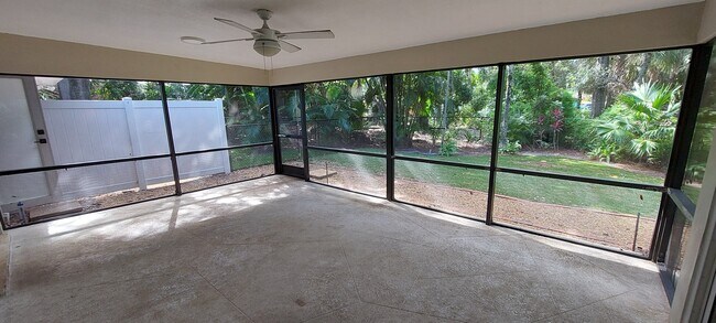 Covered/Screened Patio - 1235 SW 13th Cir