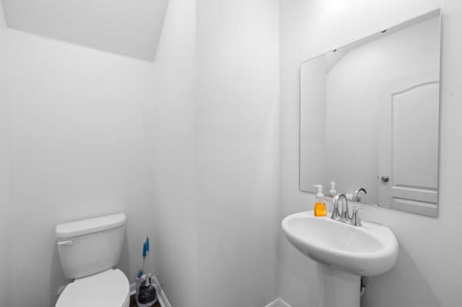 Building Photo - 14282 Coronado Dr