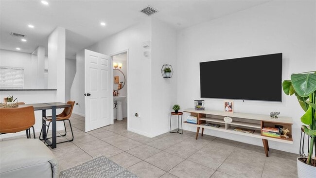 Building Photo - 8525 Trail Wind Dr