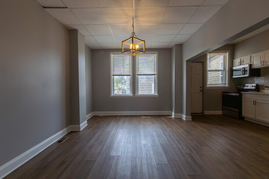 Building Photo - 3063 Mayfield Ave