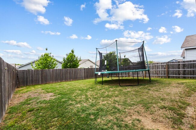 Building Photo - 3 Bedroom/2 Bath WaterWheel Subdivision
