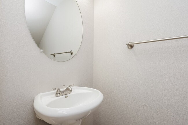 Building Photo - 485 Blue Juniper Ln