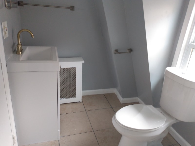 Building Photo - 497 Tremont Ave