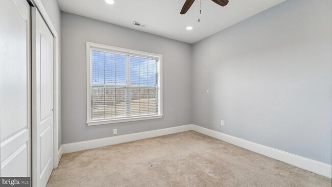 Building Photo - 178 Pratt Ln