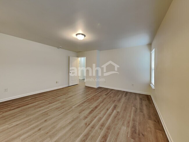 Building Photo - 102 Graphite Dr