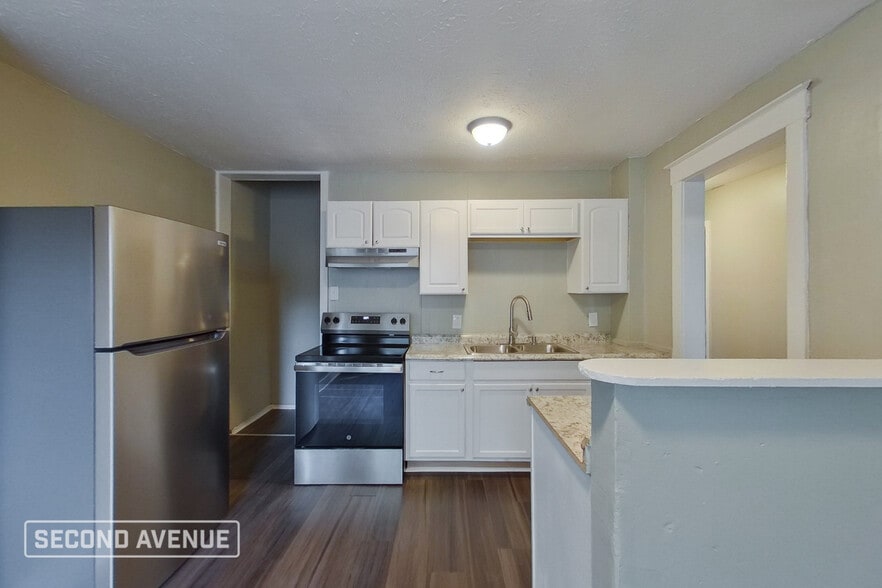 Building Photo - 2114 Greenwood Ave