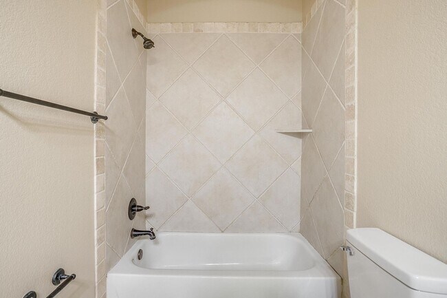 Building Photo - Beautiful 3 Bed, 2.5 Bath Located in HIghly Desired Willow Park Village- Aledo ISD-  76008