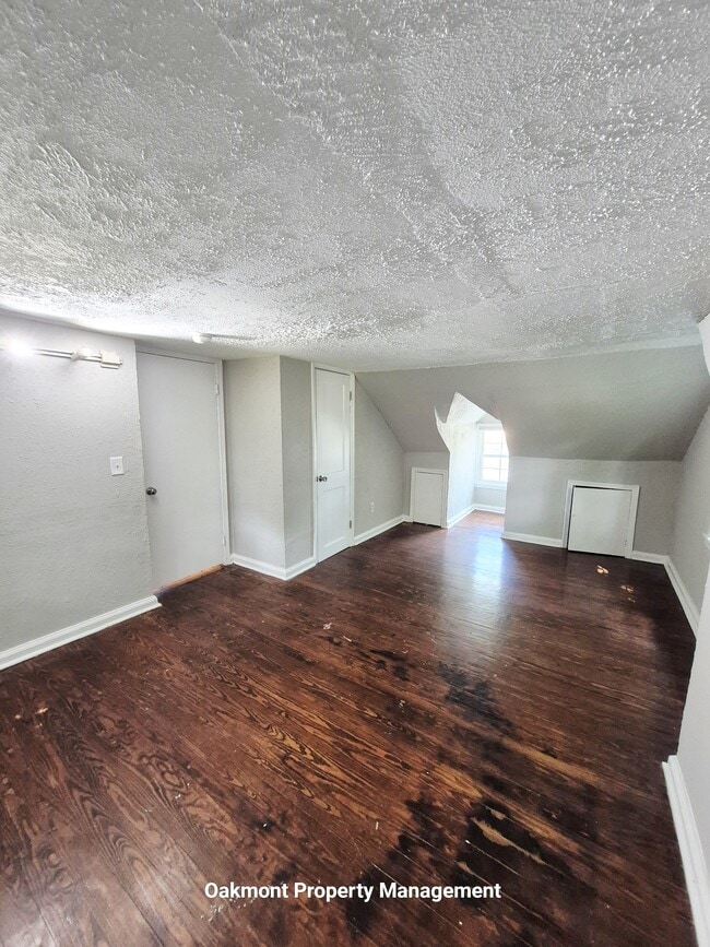 Building Photo - 3301 Nine Mile Rd