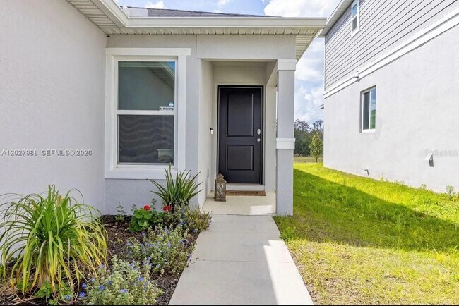 Building Photo - 1136 Papaya Cir.