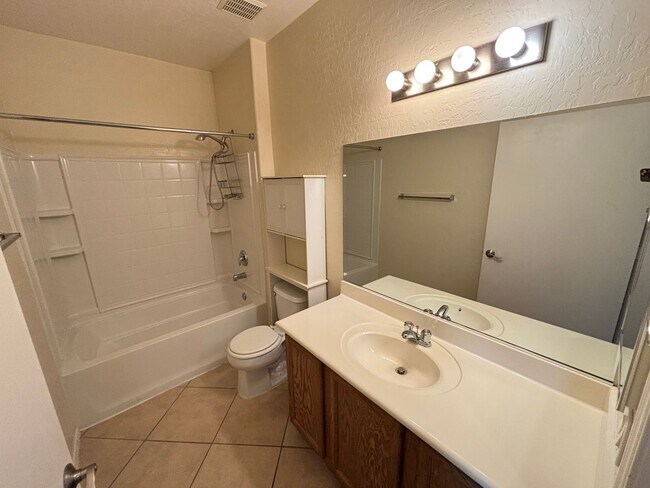 Building Photo - Beautiful 3Bed/2Bath/1Car Condo in Sky Pointe Community – Northwest Las Vegas!