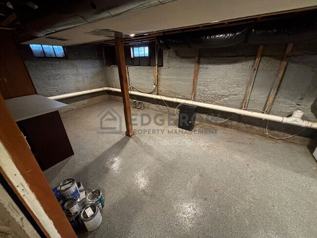 Building Photo - 5053 Grand River Dr NE