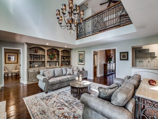 Building Photo - 211 Briarpark Dr