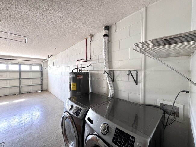 Building Photo - 7305 Marseille Cir