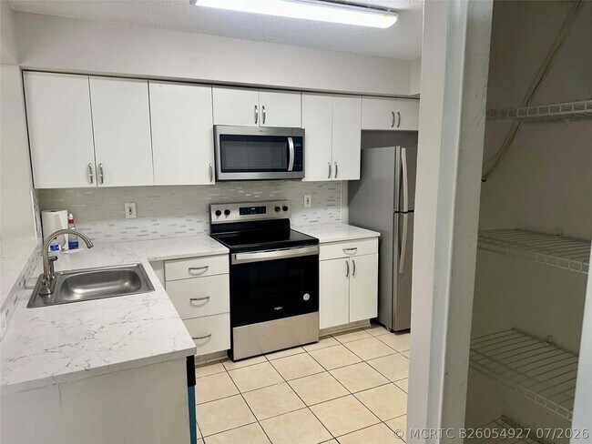 Building Photo - 5701 Riverside Dr
