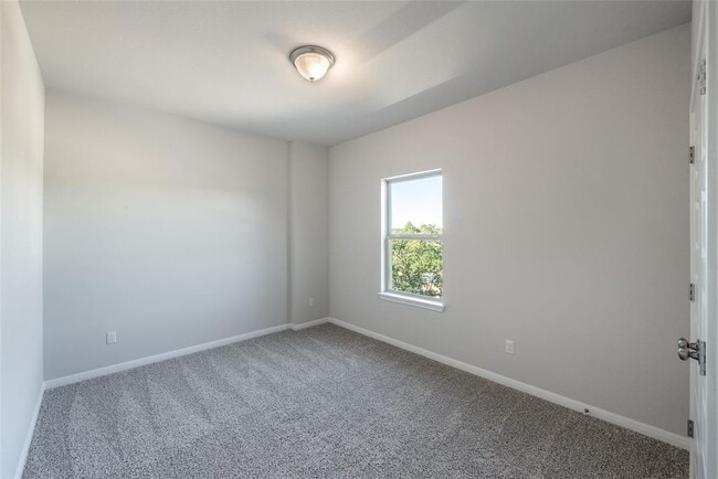 Building Photo - 104 Chalk Lake Cove