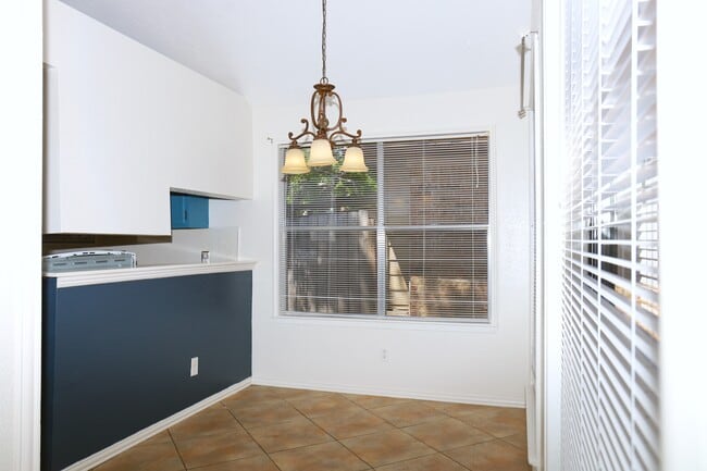 Building Photo - 135 Cotton Dr
