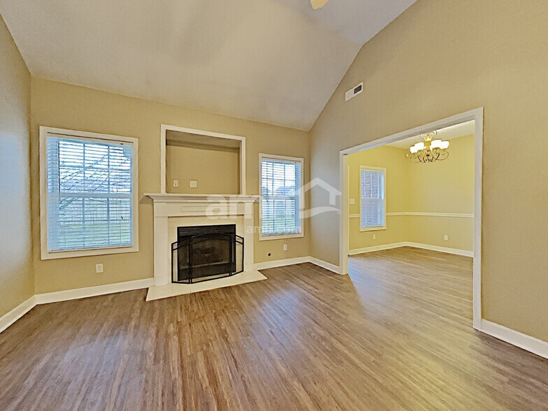 Building Photo - 711 Riata Ct