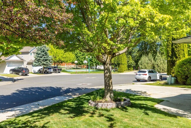 Building Photo - For Rent: Beautiful 3 Bed, 3 Bath Home in Desirable Eagle Ridge