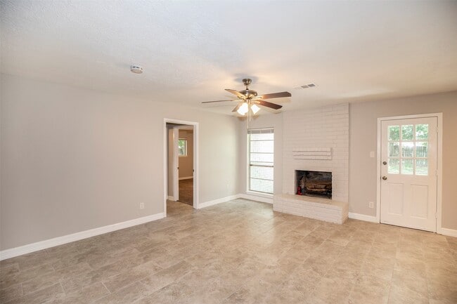 Building Photo - 802 Wavecrest Ln