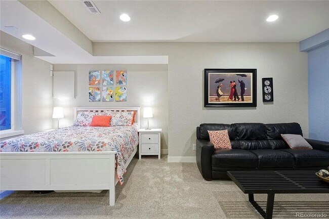 Building Photo - 4BR House in Great Denver Neighborhood