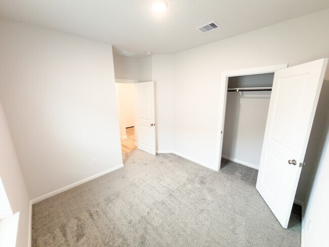 Building Photo - 42504 Rustico Rd