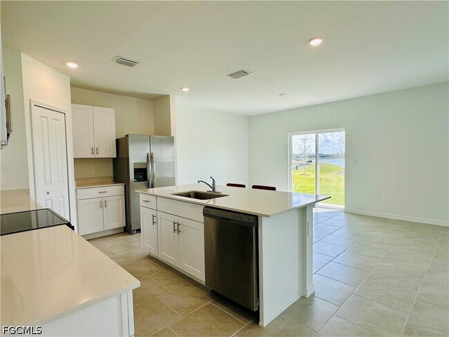 Building Photo - 11812 Cloverly Ln