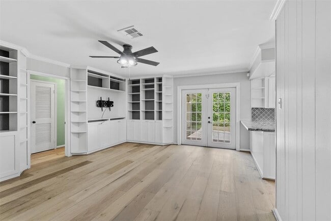 Building Photo - 5019 Oak Forest Dr