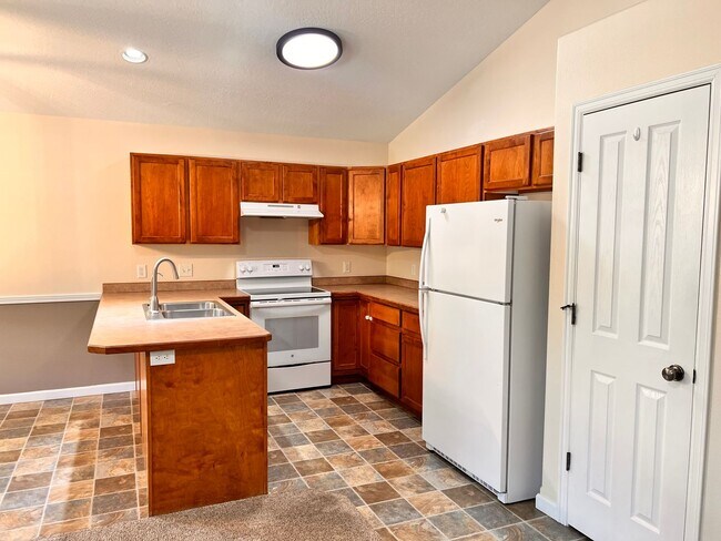 Building Photo - Spacious 3-bedroom, 2 bath in Lolo, MT!!