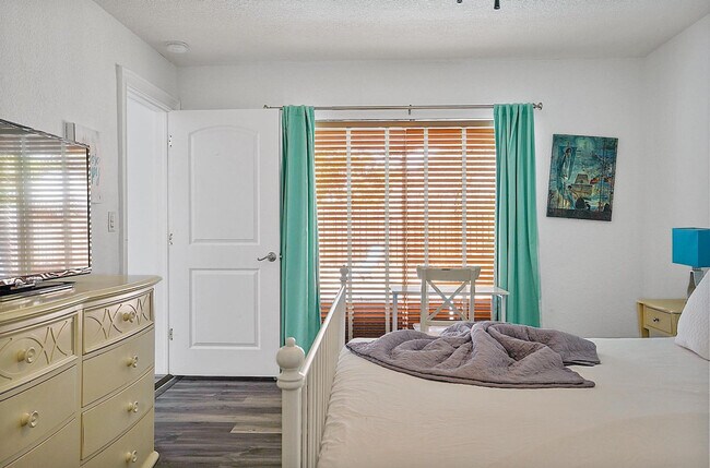 Building Photo - 3221 Spanish River Dr