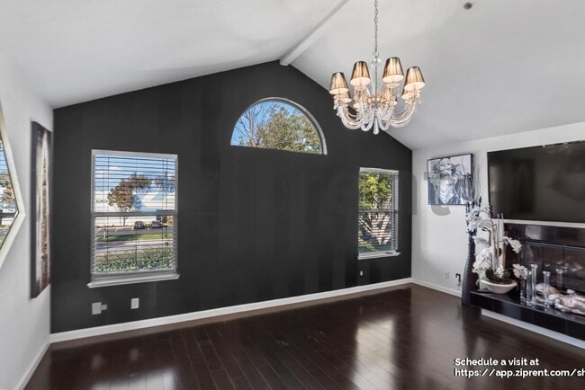 Building Photo - 2927 Sorrento Way