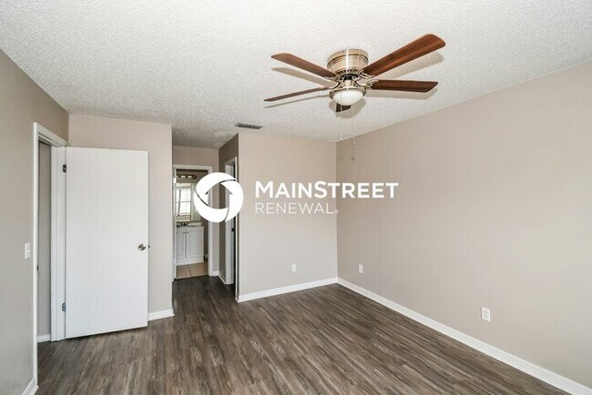 Building Photo - 3 Bedroom Pet-Friendly Home in Jacksonvill...