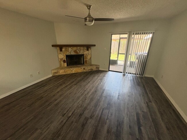 Building Photo - 1838 Foxhall Cir