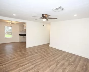 Building Photo - 303 Yaupon St