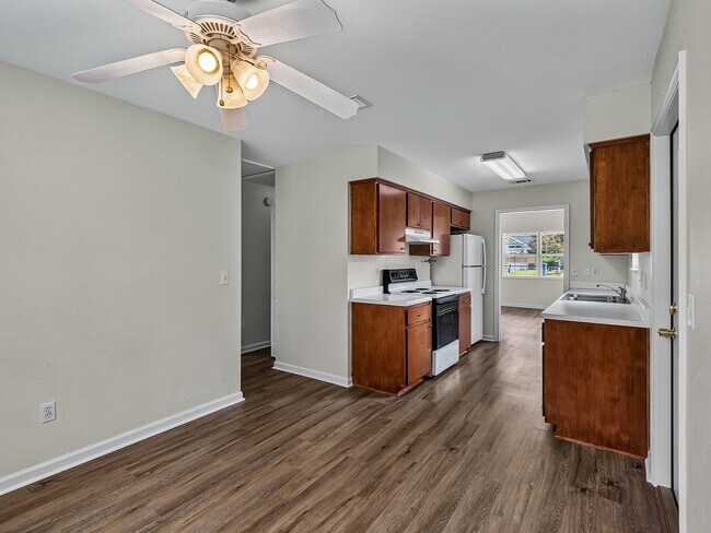 Building Photo - 96 Cochise St