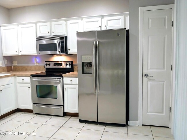 Building Photo - 8091 Summer Bay Ct