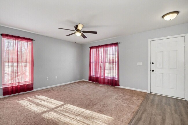 Building Photo - 54 Woodmyre Ln