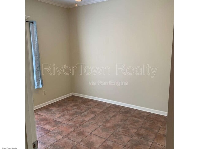 Building Photo - 645 Gookin Pl